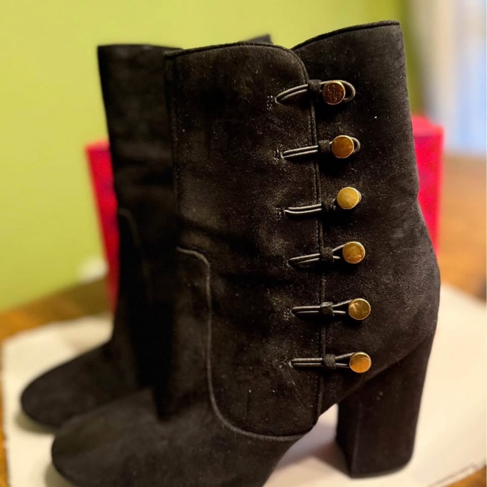 Guess Women’s Elegant Black Suede Ankle Booties